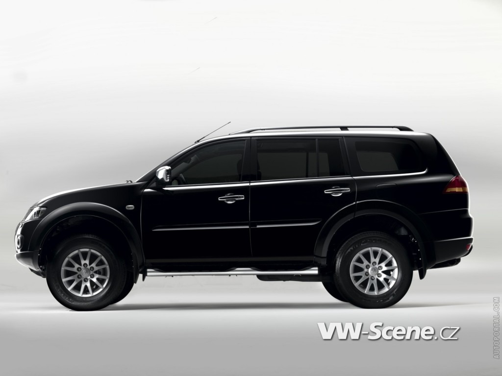 mitsubishi-pajero-sport-12093