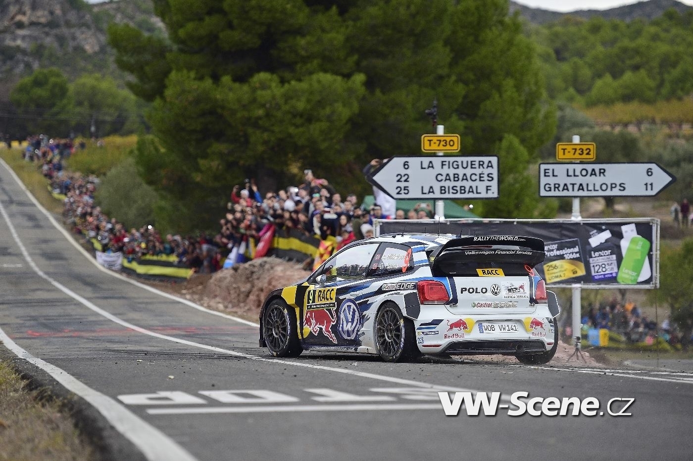 Andreas Mikkelsen (NOR), Ola Fløene (NOR) Volkswagen Polo R WRC (2015) WRC Rally Spain 2015