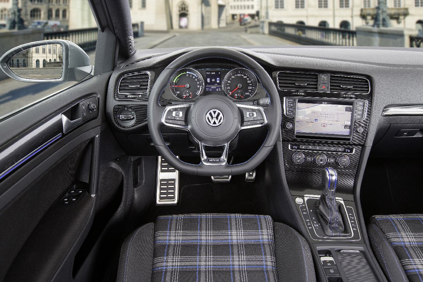 VW-Golf-GTE-05